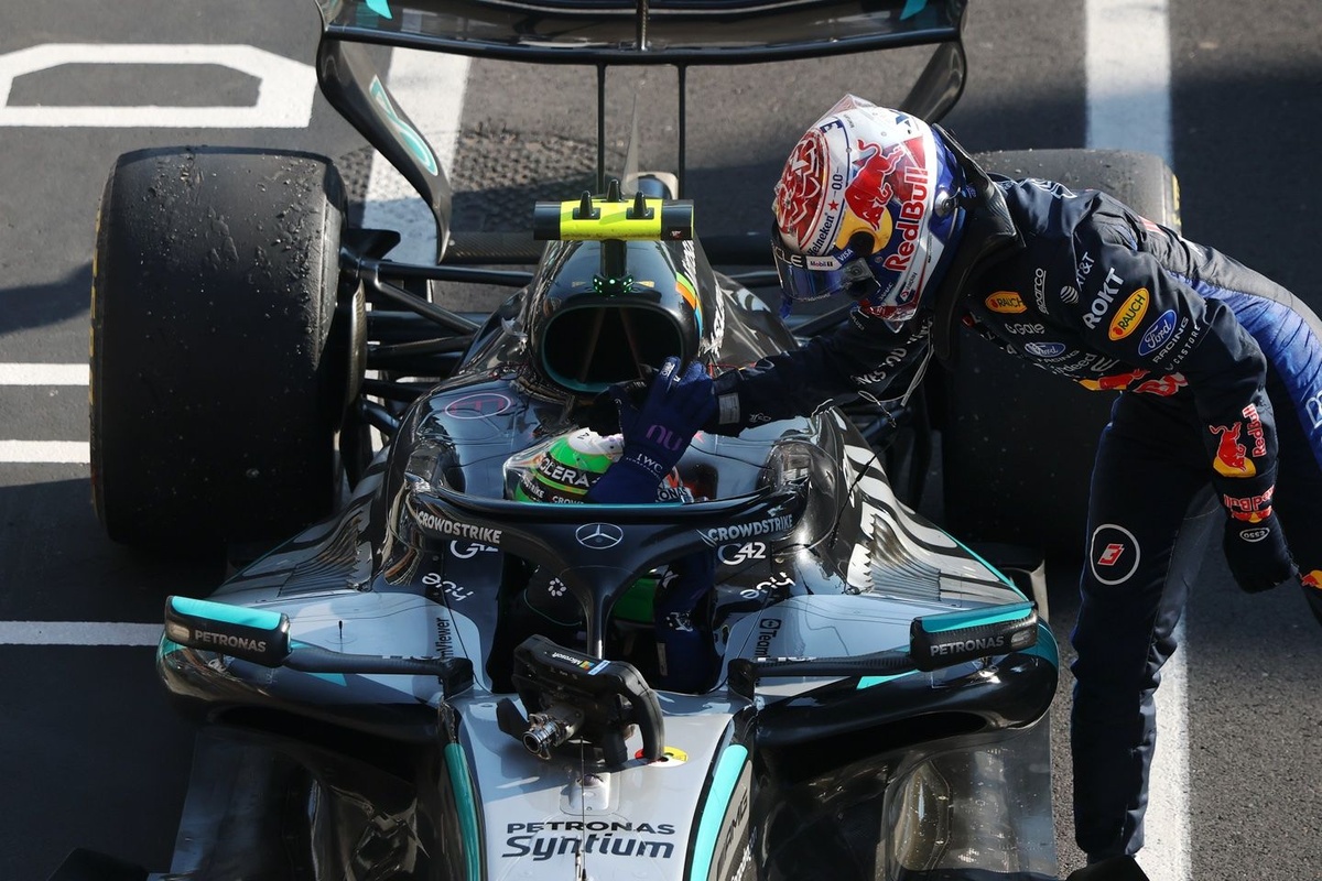 F1: Verstappen admite "conversas sérias" com Mercedes e McLaren antes de renovar com Red Bull