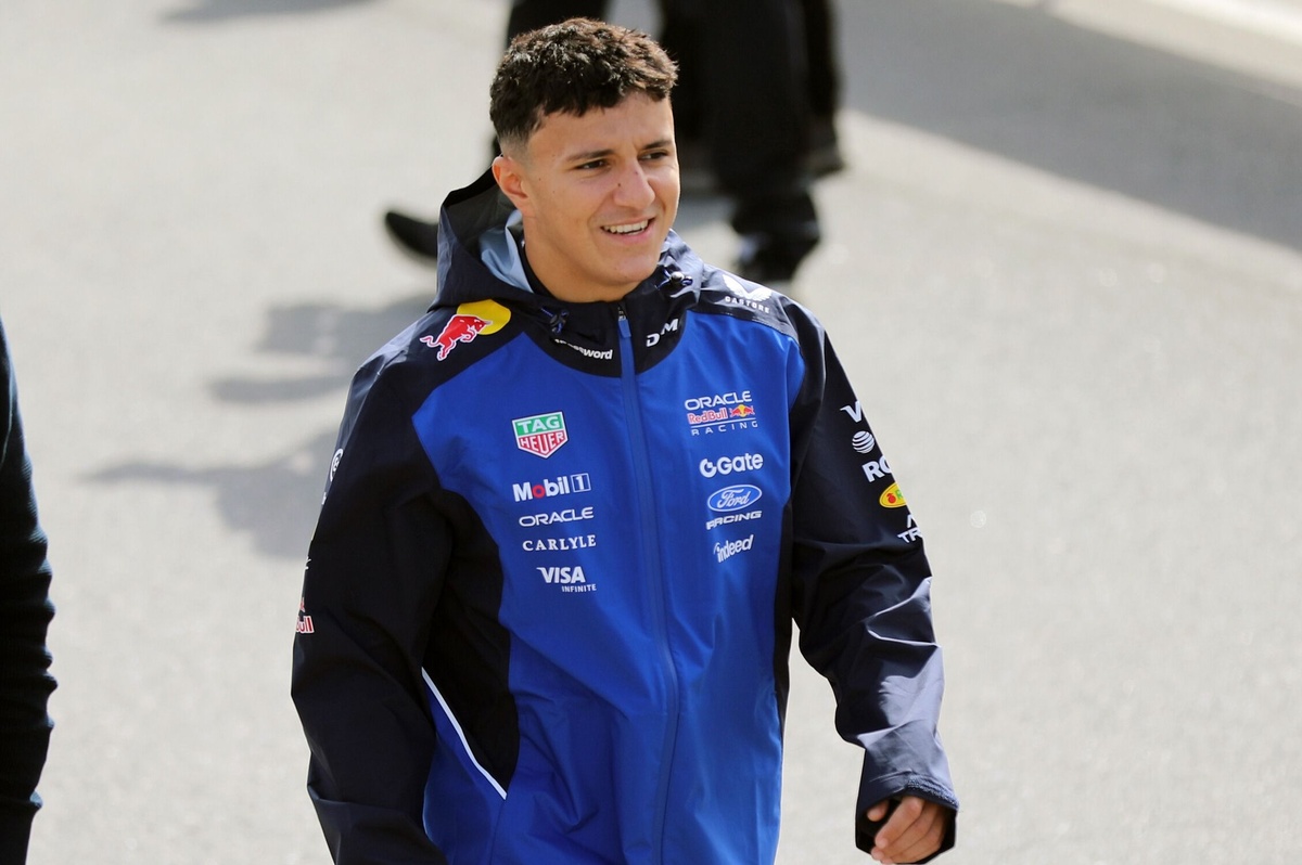 F1: Hadjar deve perder GP da Espanha após fratura no punho
