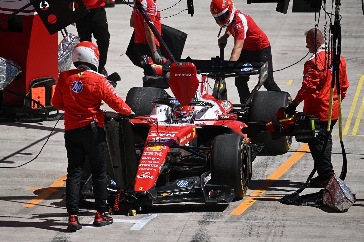F1: Ferrari reestrutura departamento de motores e busca engenheiro da Red Bull